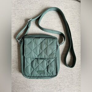 EUC Vera Bradley Crossbody in Olive Leaf Performance Twill